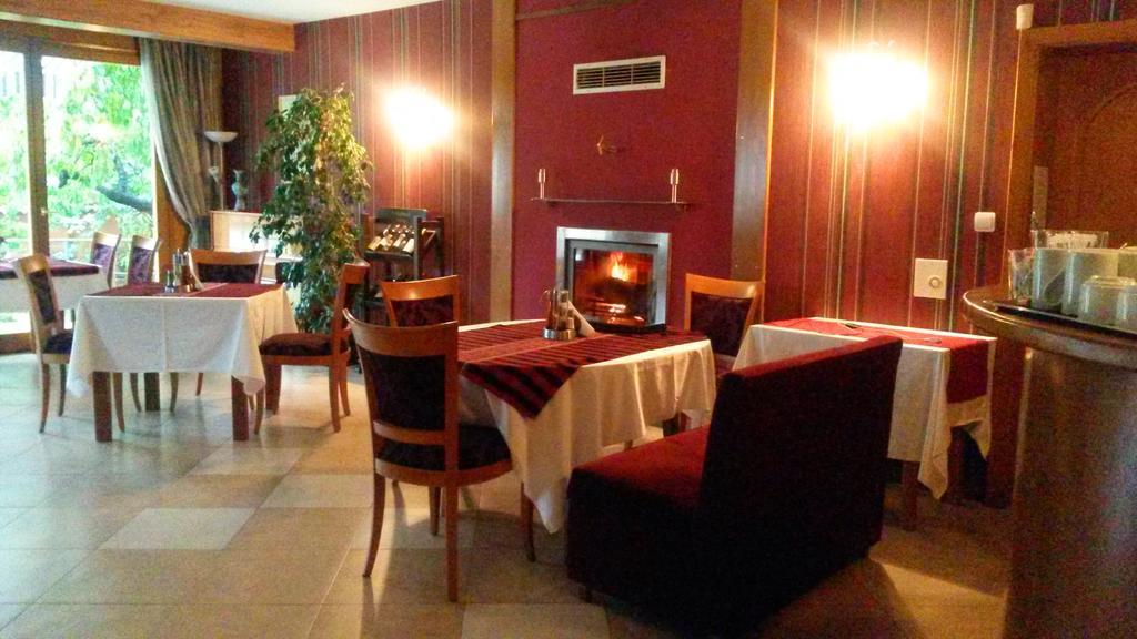 Family Hotel Sonata Szamokov Kültér fotó