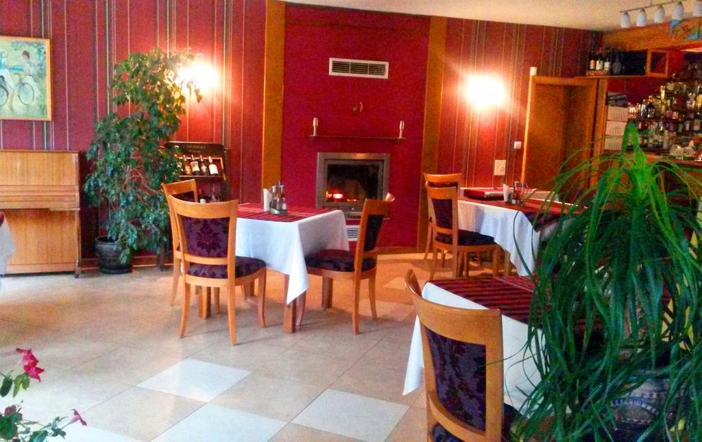 Family Hotel Sonata Szamokov Kültér fotó